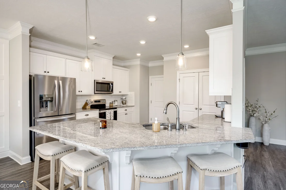 Photo of 401 Longmeadow Drive