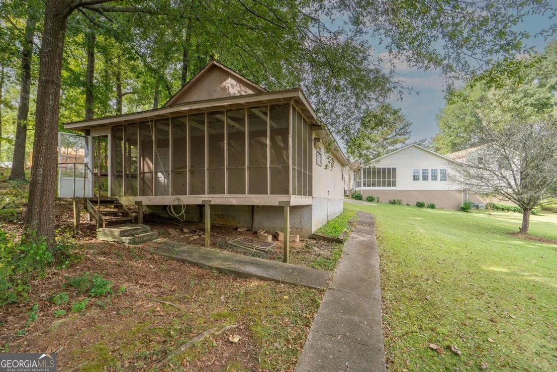 Photo of 1180 Green Briar Drive