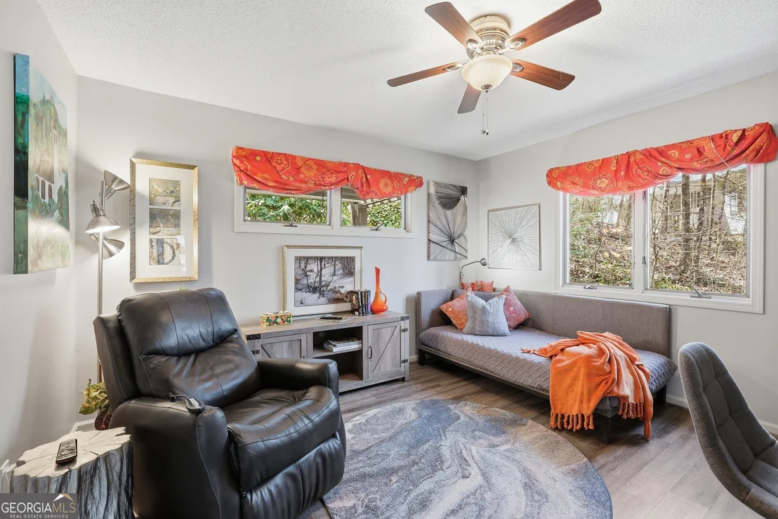 Photo of 499 Ridgepole Drive