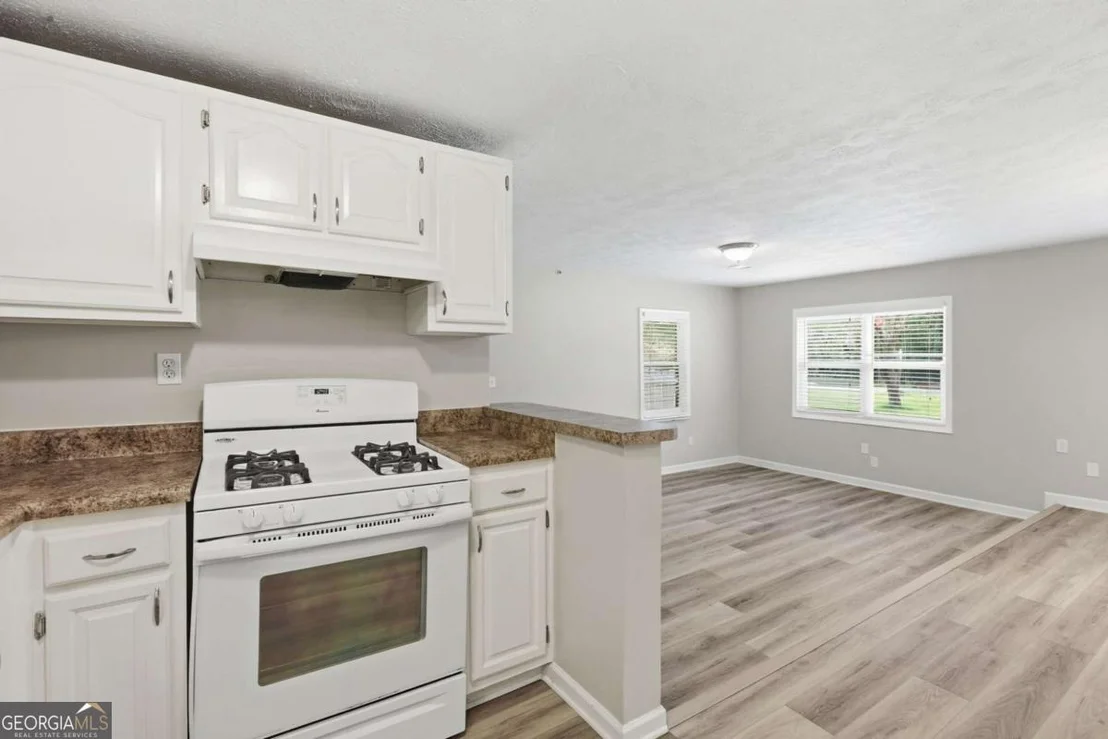 Photo of 620 Smithstone Road SE