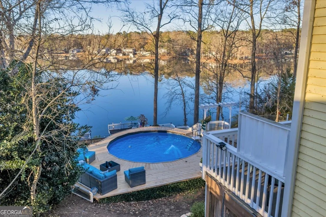 Photo of 330 Greentree Parkway