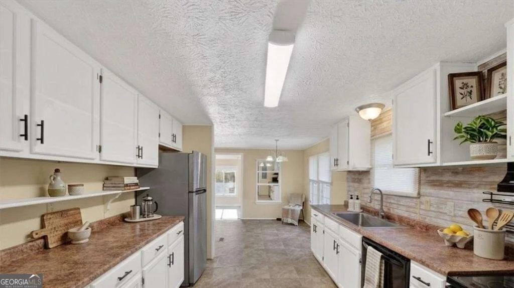 Photo of 300 Deer Trail Lane