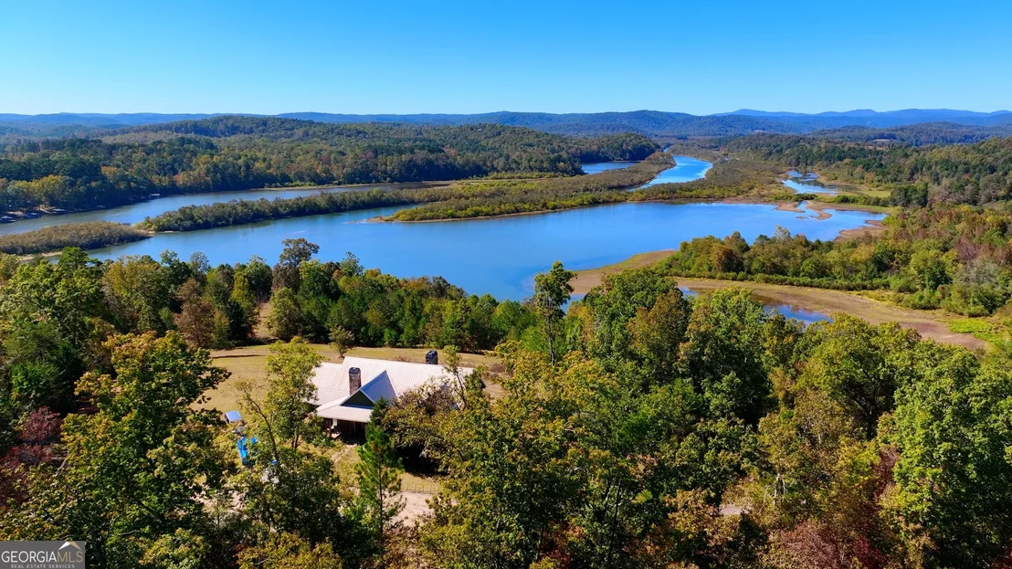 Photo of 284 River Road