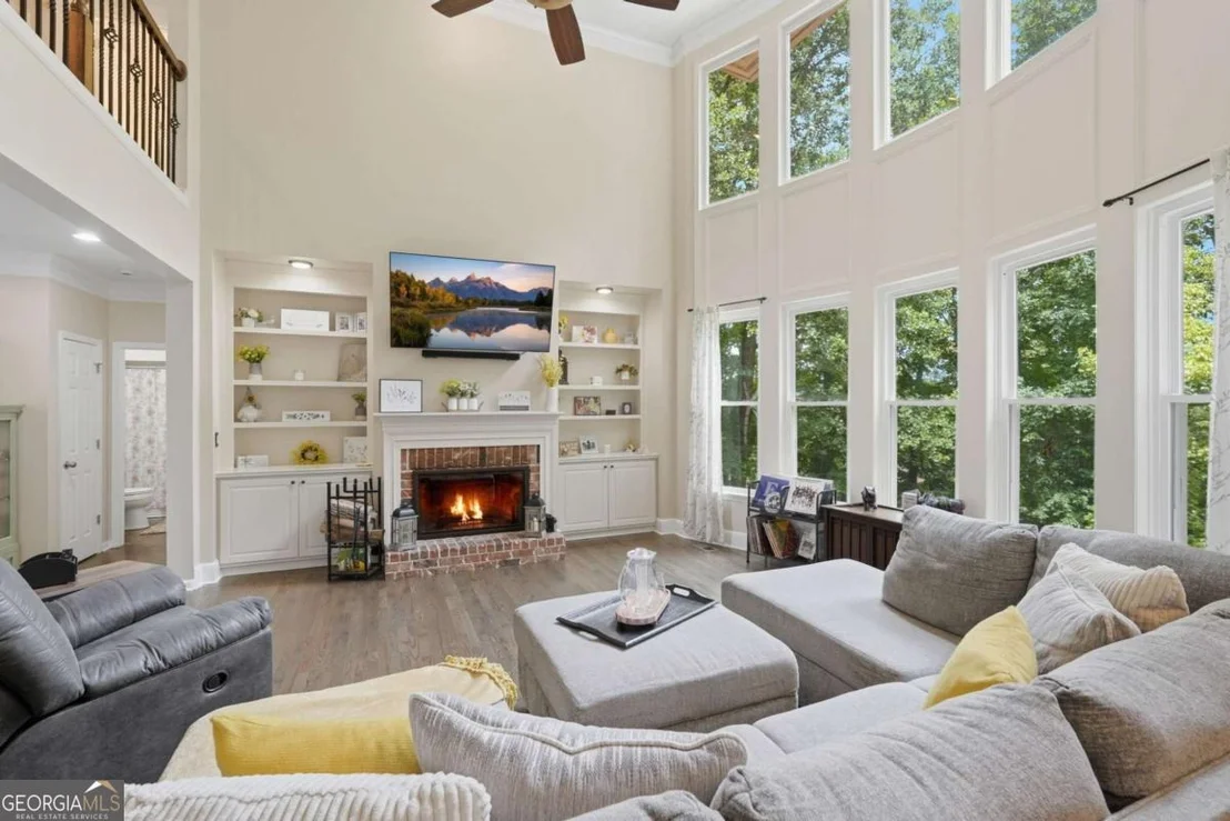 Photo of 214 Glenbrook Lane