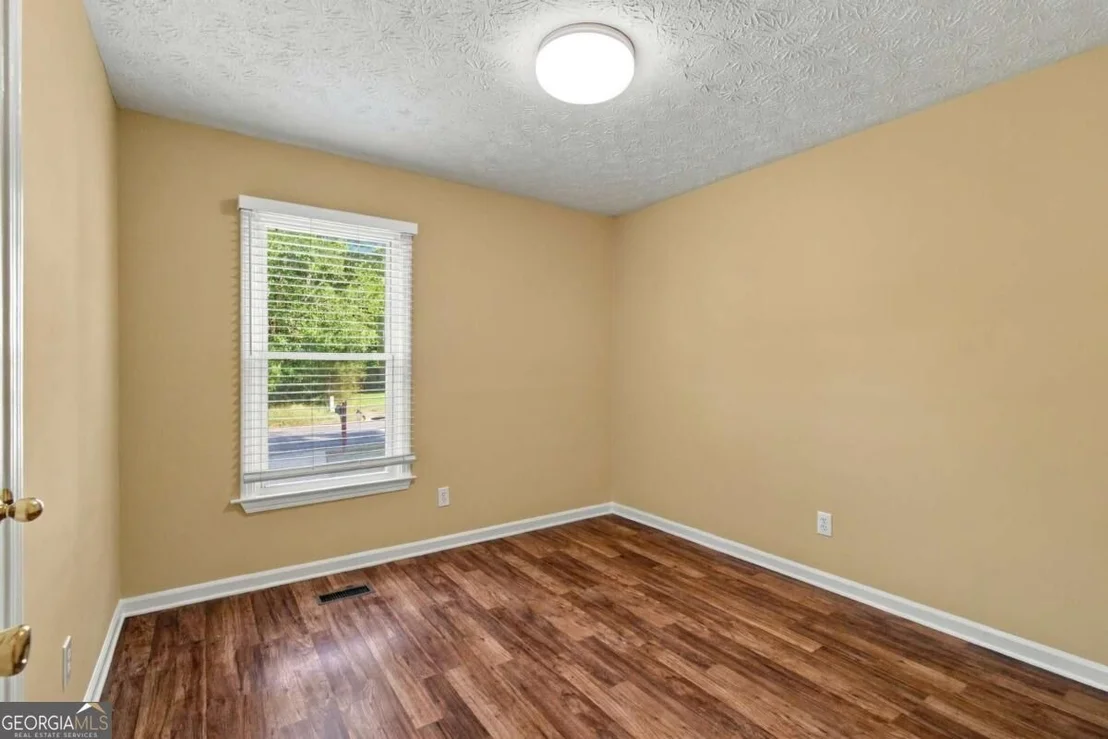 Photo of 115 Aztec Way SE