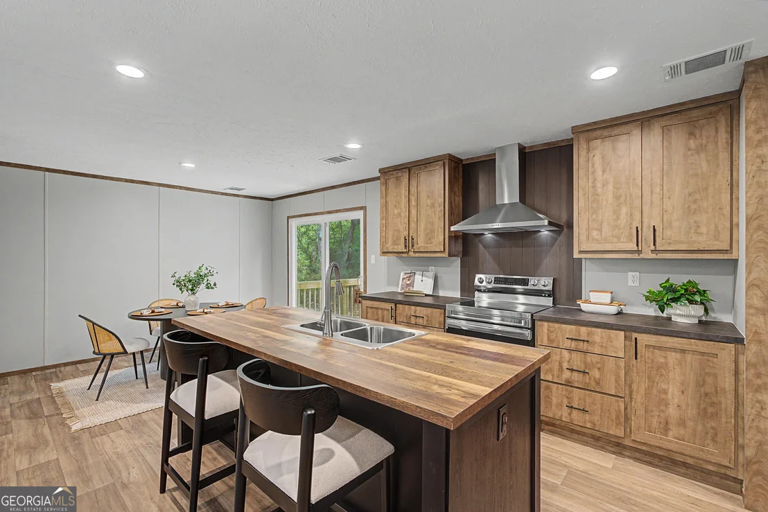 Photo of 1228 Hatcher Drive NE