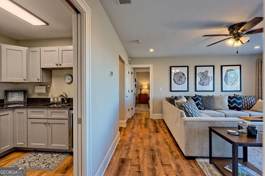 Photo of 916 Arbor Drive
