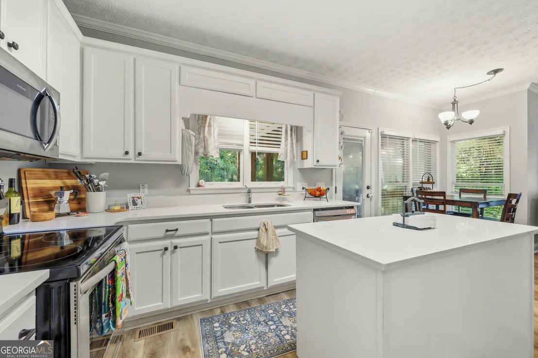 Photo of 1607 White Oak Drive
