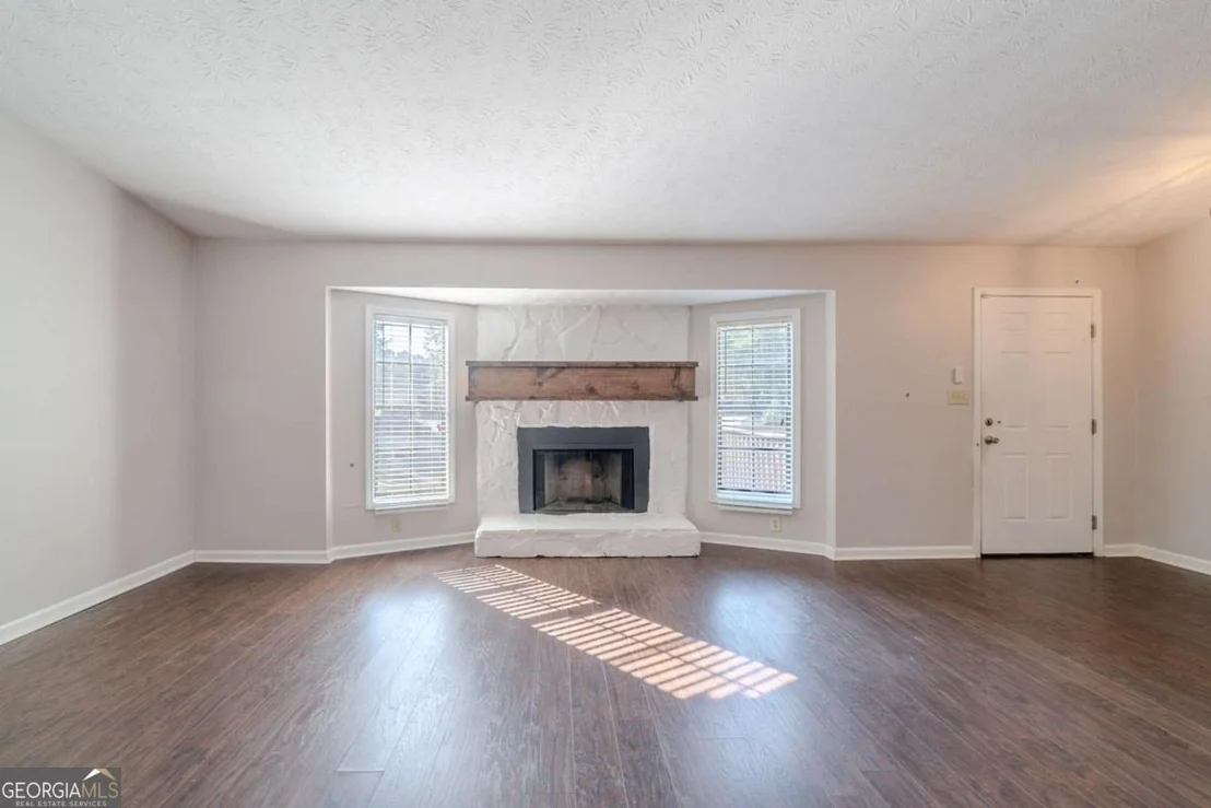 Photo of 4569 Iroquois Trail