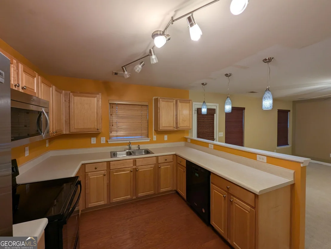 Photo of 2475 Sheldon Place