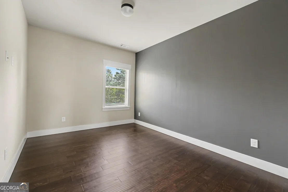 Photo of 411 Ridgeway Lane