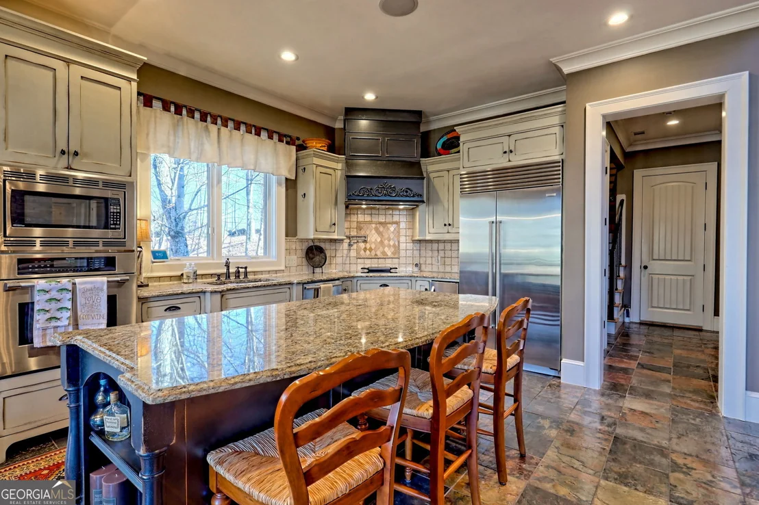 Photo of 689 Waterfall Drive