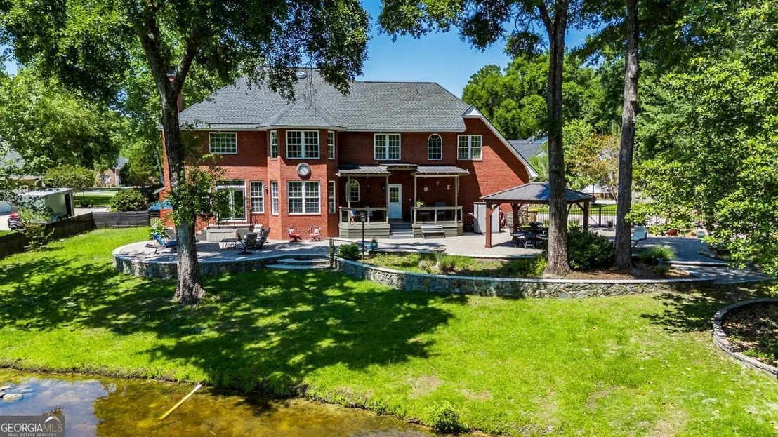 Photo of 152 Cambridge Drive