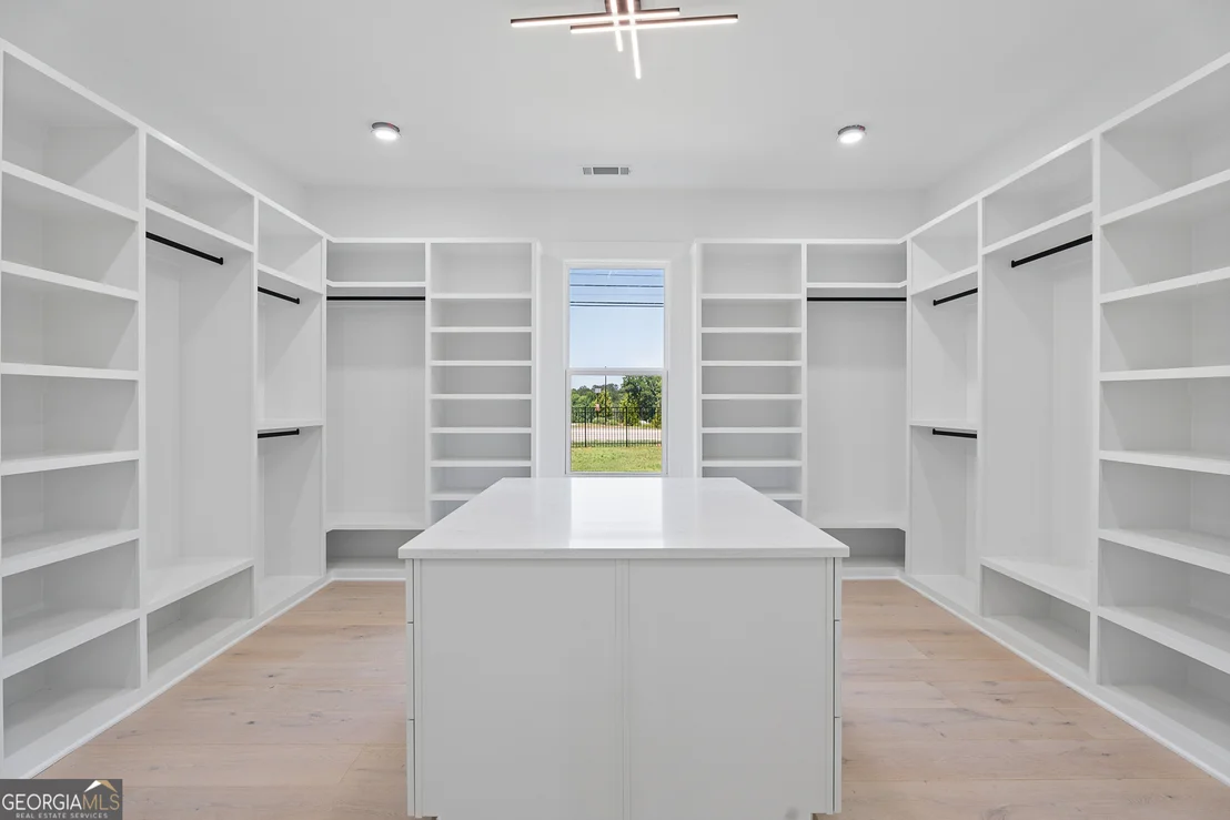 Photo of 1035 Auburn Road