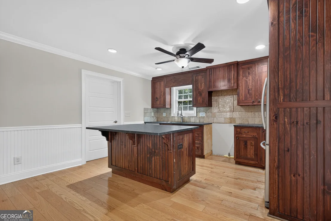 Photo of 406 Vineyard Road