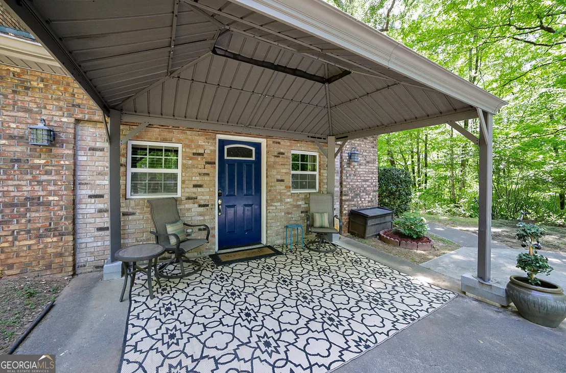 Photo of 298 Hudson River Drive