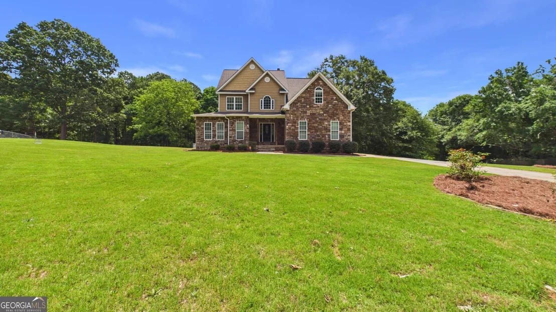 Photo of 450 E End Road