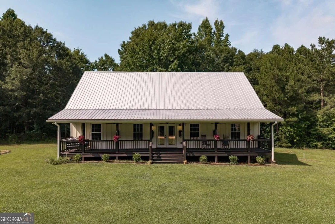 Photo of 930 James Holcomb Road