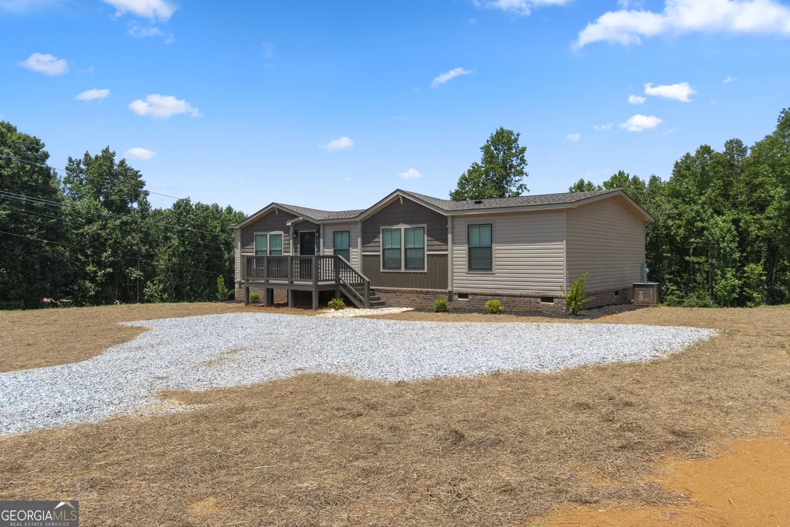 Photo of 654 Robertson Loop Road