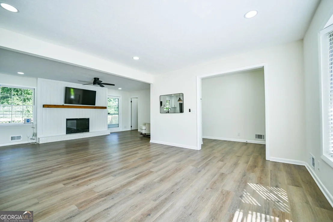 Photo of 641 Oak Drive NW