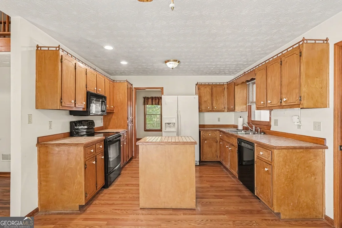 Photo of 948 Hightower Trail