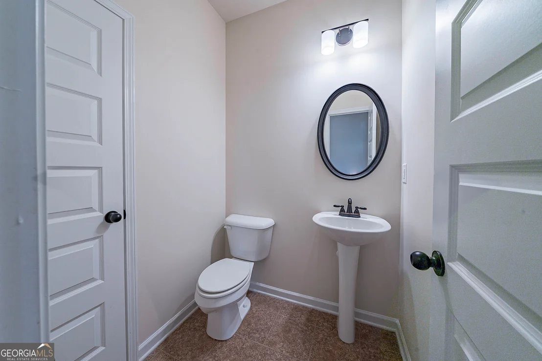 Photo of 10 Edgewater Court