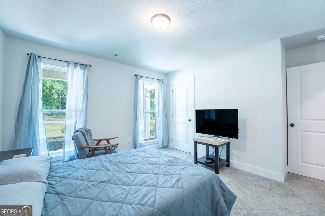 Photo of 648 Walnut Drive