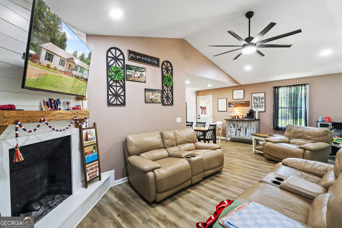 Photo of 209 Ennis Road