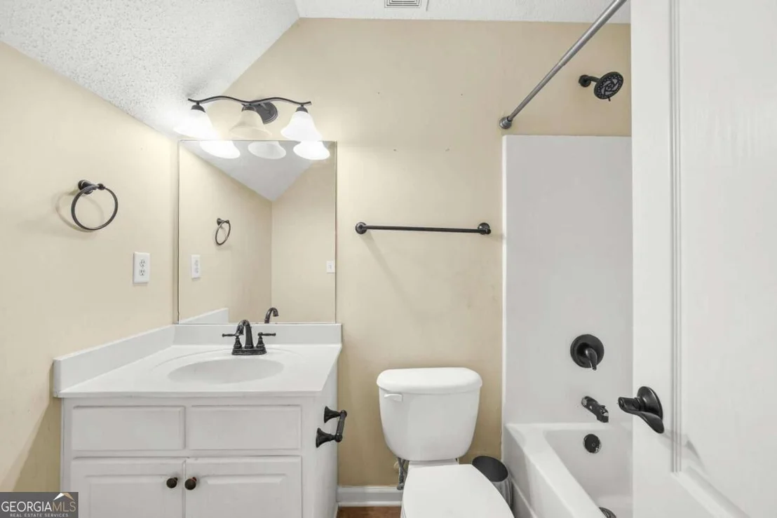 Photo of 1347 Vine Circle
