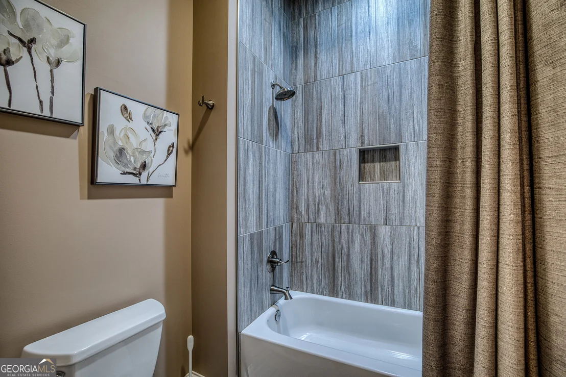Photo of 112 Springhill Lane
