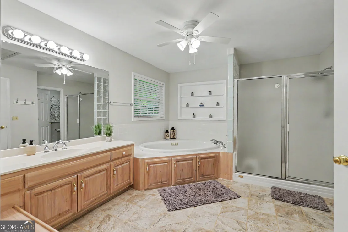 Photo of 5637 Murray Cove Road