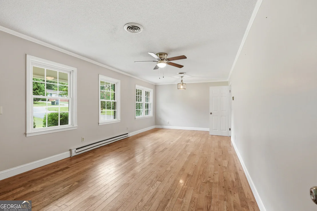Photo of 128 Scott Circle
