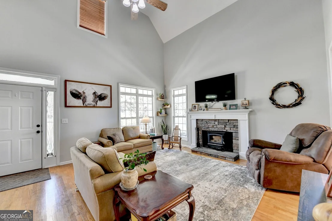 Photo of 1555 Lower River Road