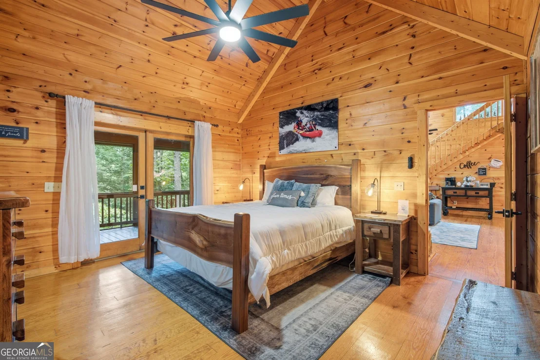 Photo of 464 Whispering Pine Lane