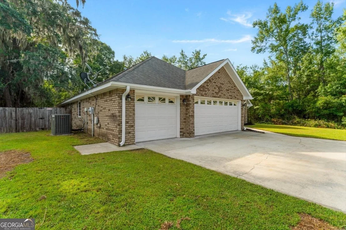Photo of 270 Sassafras Lane