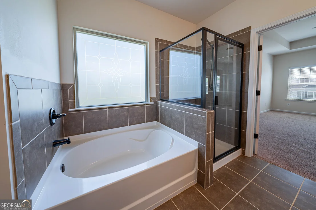 Photo of 10 Edgewater Court