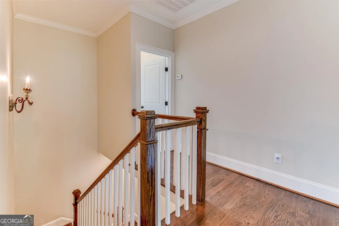 Photo of 1052 Emerald Place