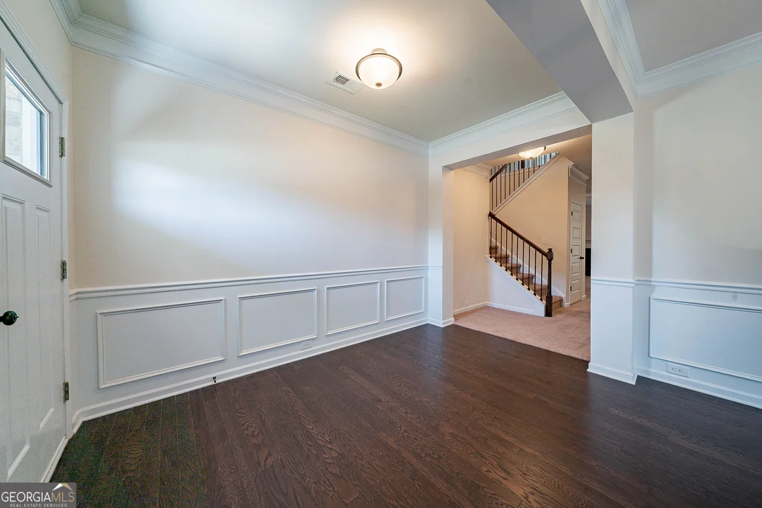 Photo of 10 Edgewater Court