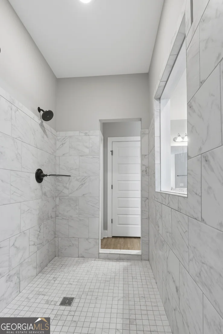 Photo of 122 Lee Road 2121