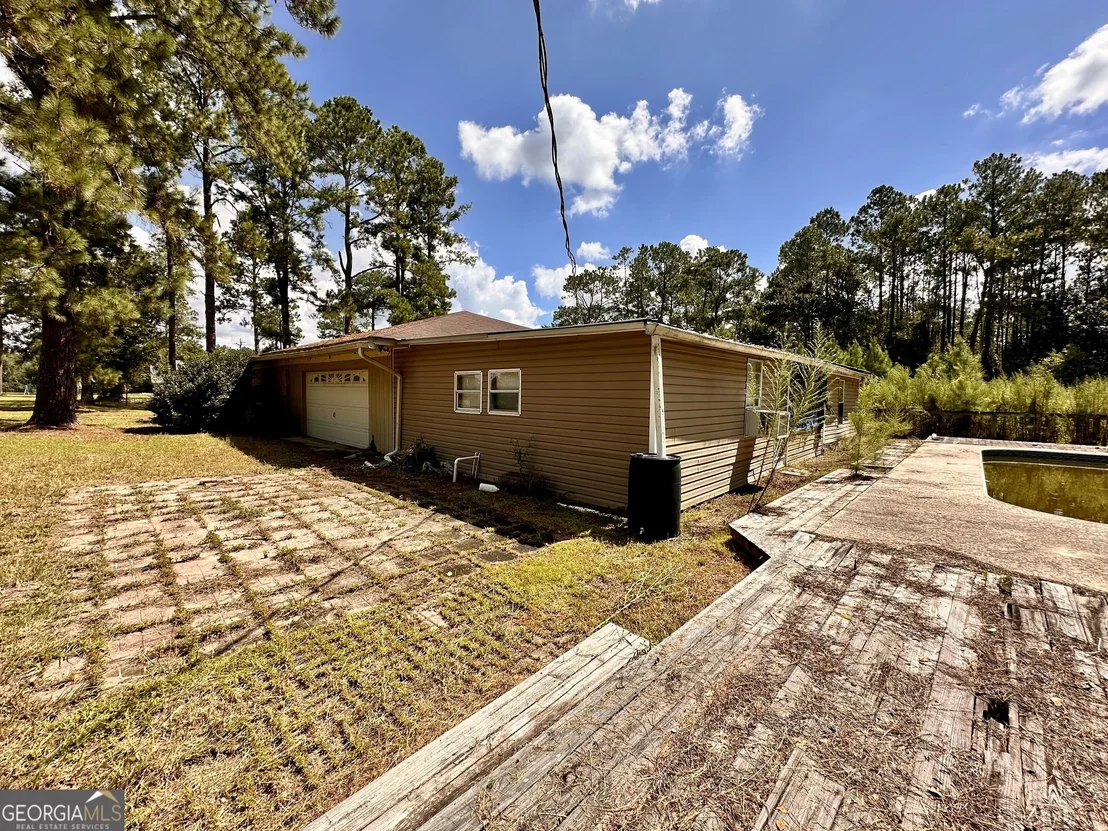 Photo of 6009 James Street