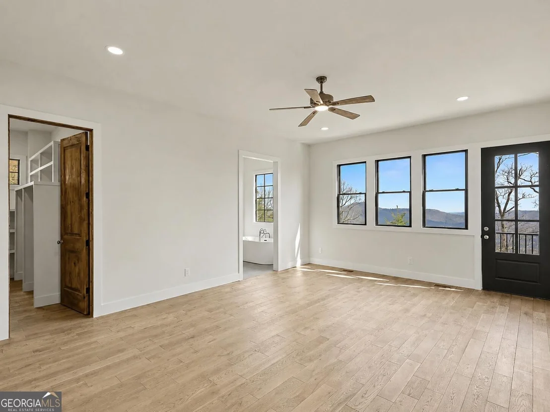 Photo of 416 Winding Trail