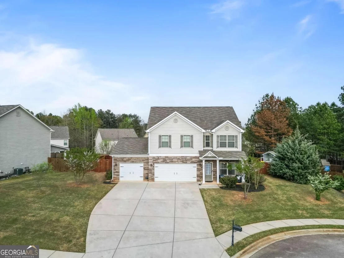 Photo of 555 Evergreen Way