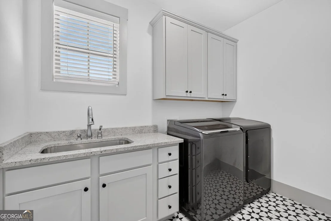 Photo of 417 Fox Valley Drive