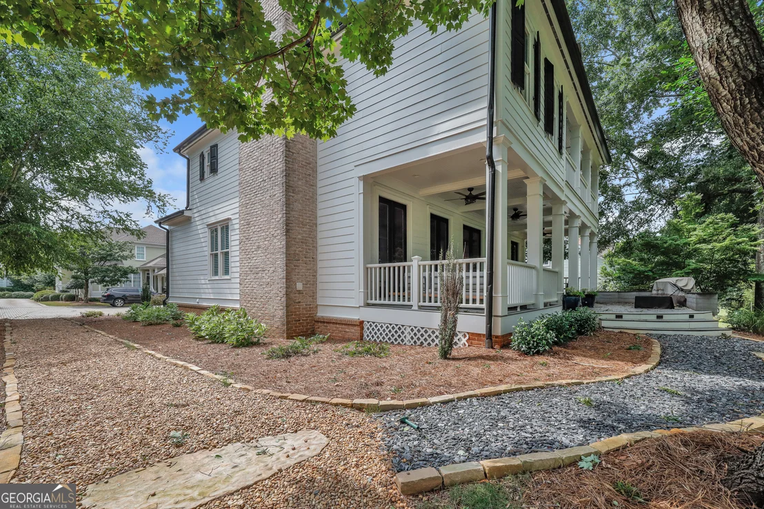 Photo of 845 Commons Park