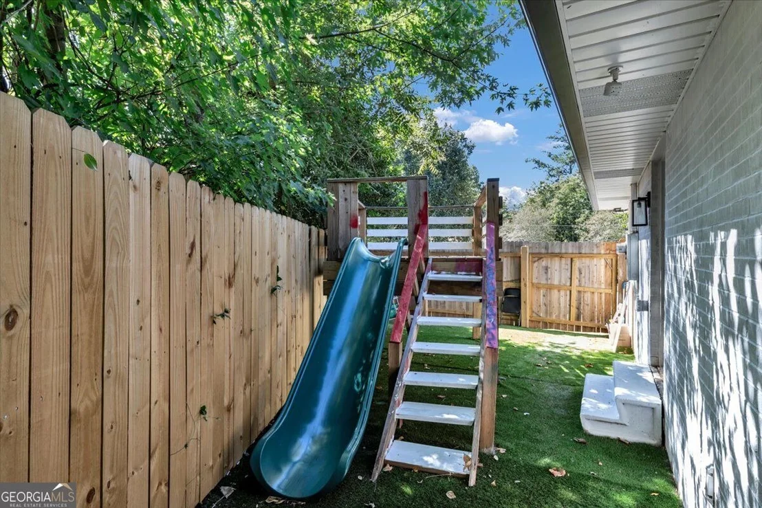 Photo of 956 Laurel Street