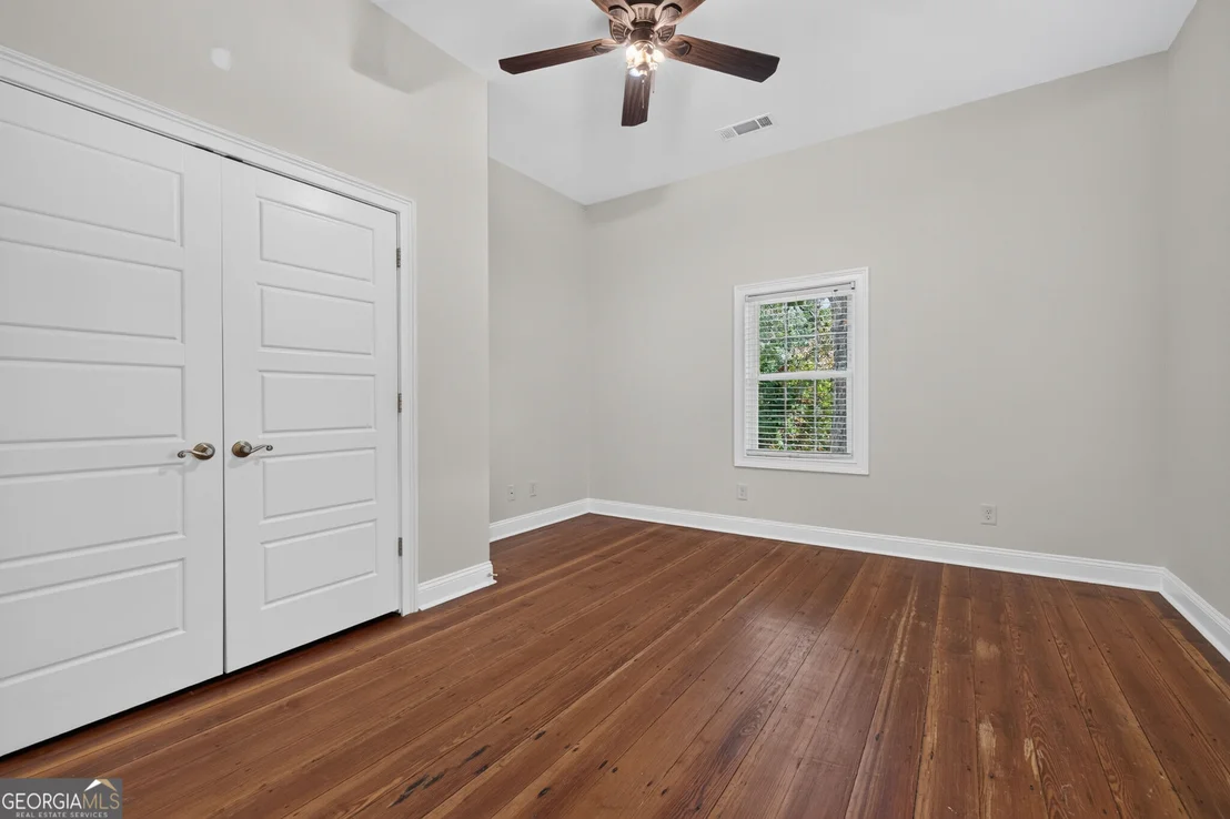 Photo of 406 Vineyard Road