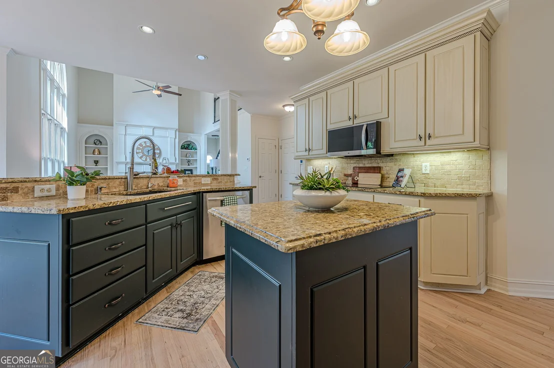 Photo of 6270 Deerwoods Trail