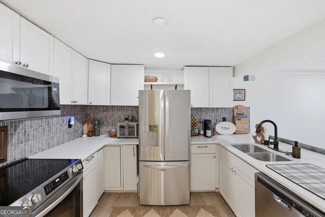 Photo of 5525 Sandy Cross Road