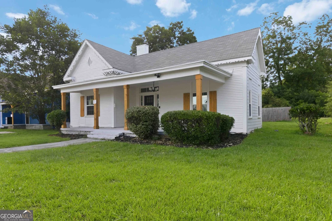 Photo of 6860 Main Street