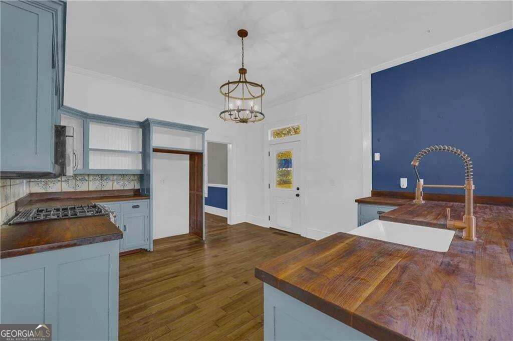 Photo of 5921 Bostwick Highway